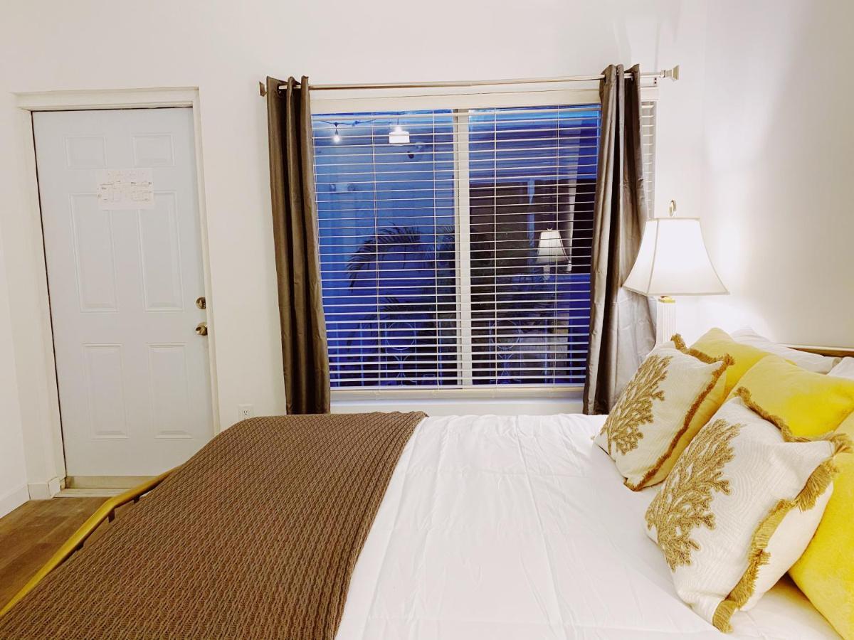 The West Gem Apartment Miami Beach Exterior photo