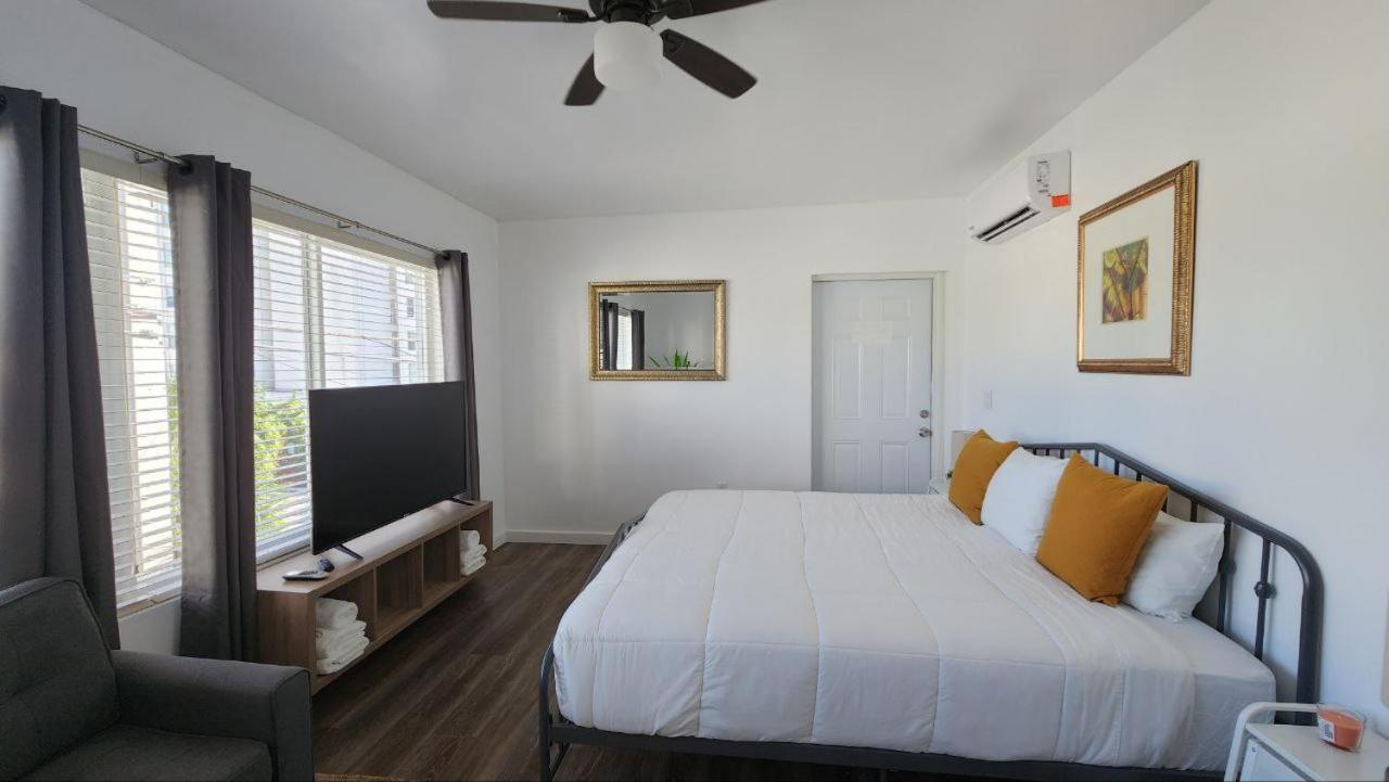 The West Gem Apartment Miami Beach Exterior photo