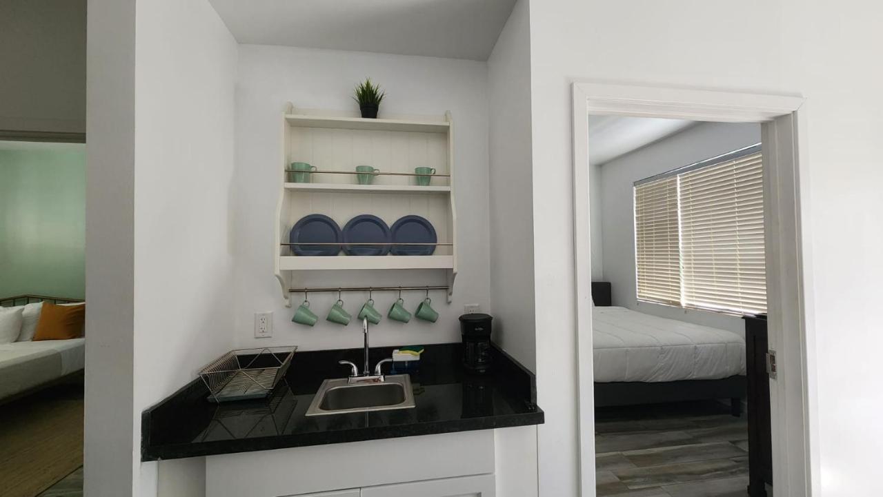 The West Gem Apartment Miami Beach Exterior photo