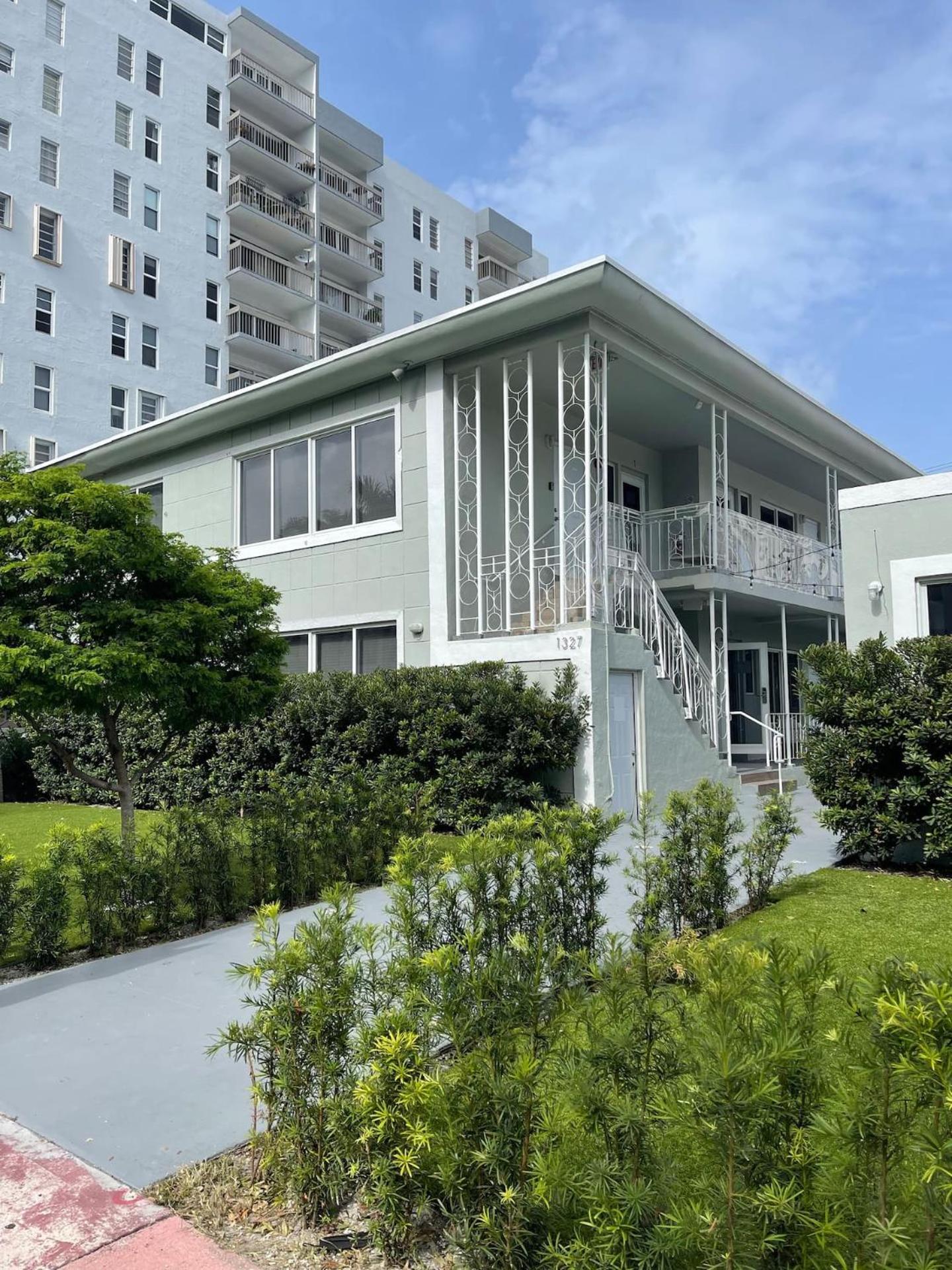 The West Gem Apartment Miami Beach Exterior photo