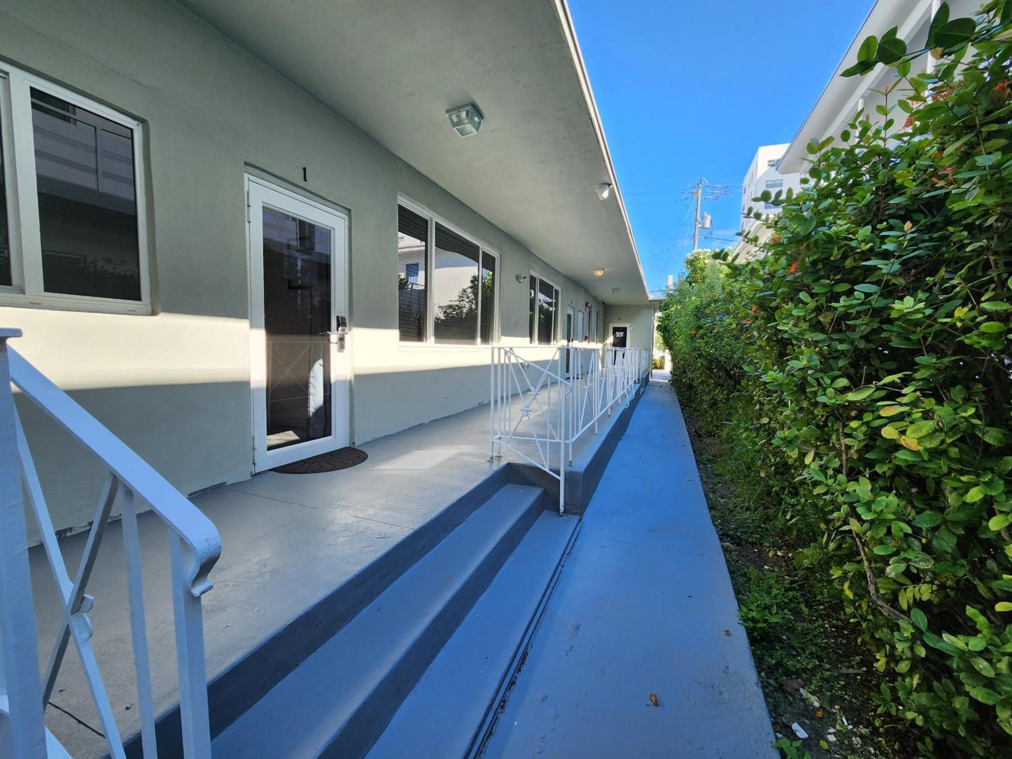 The West Gem Apartment Miami Beach Exterior photo