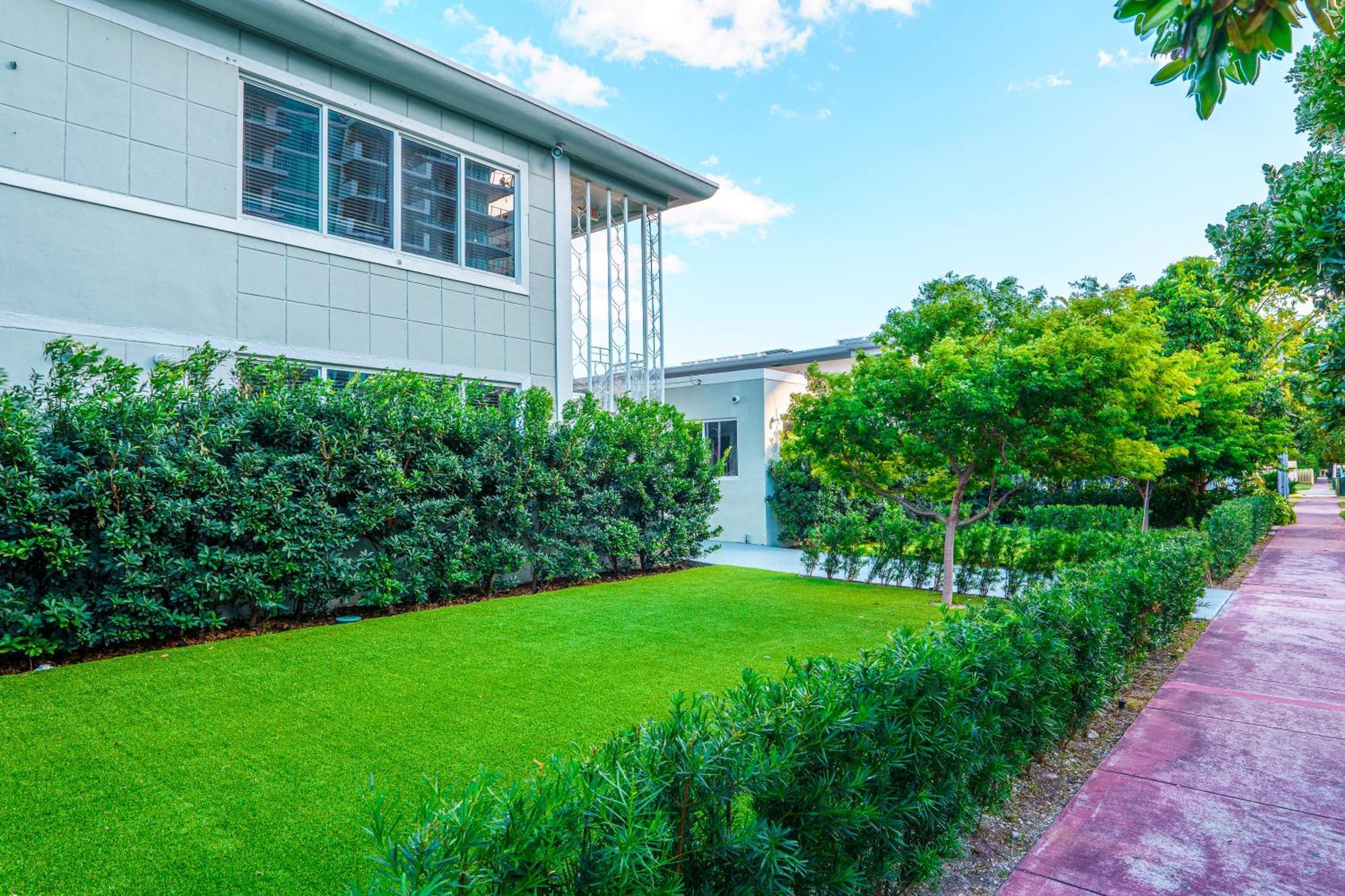 The West Gem Apartment Miami Beach Exterior photo
