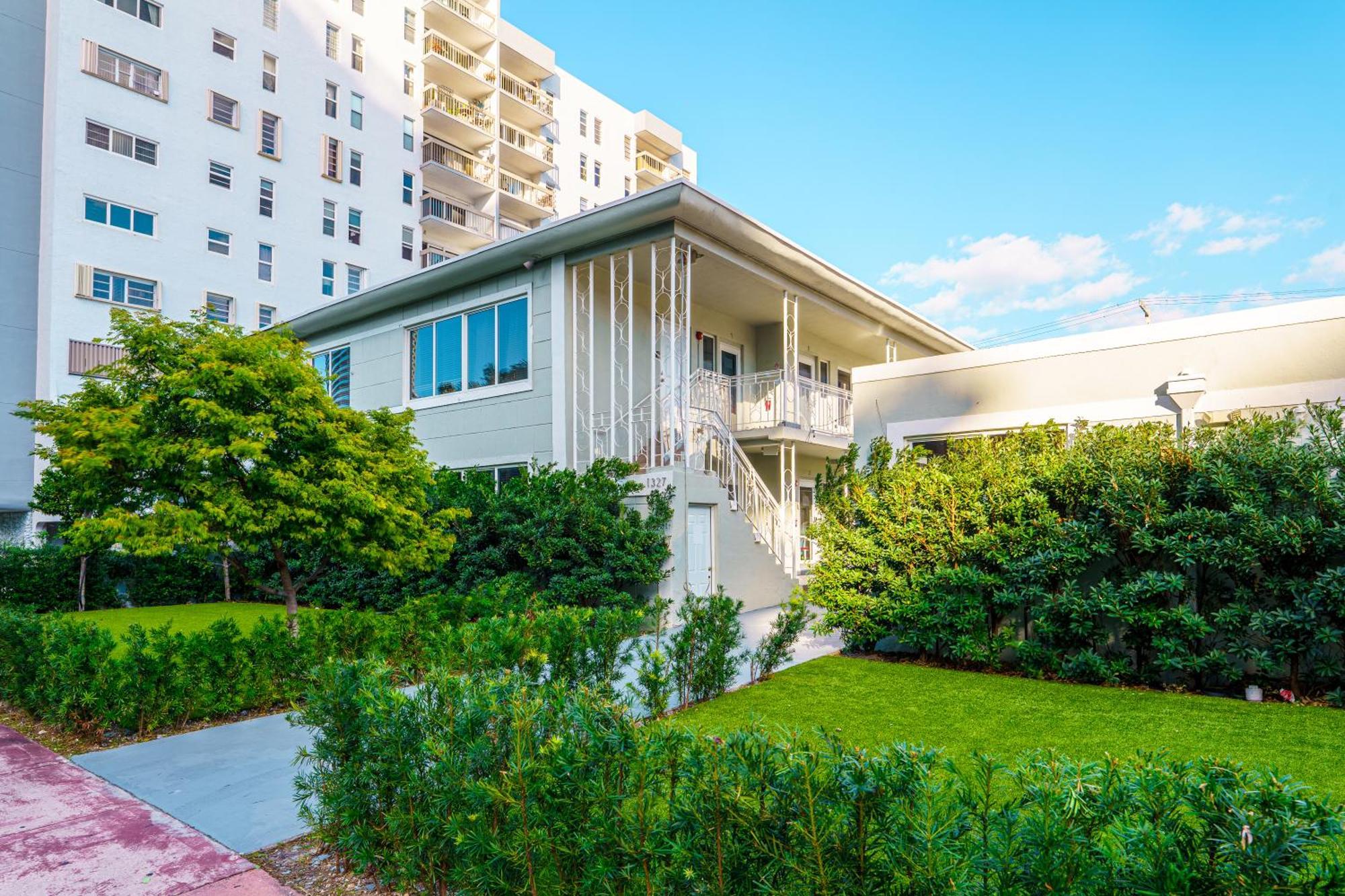 The West Gem Apartment Miami Beach Exterior photo