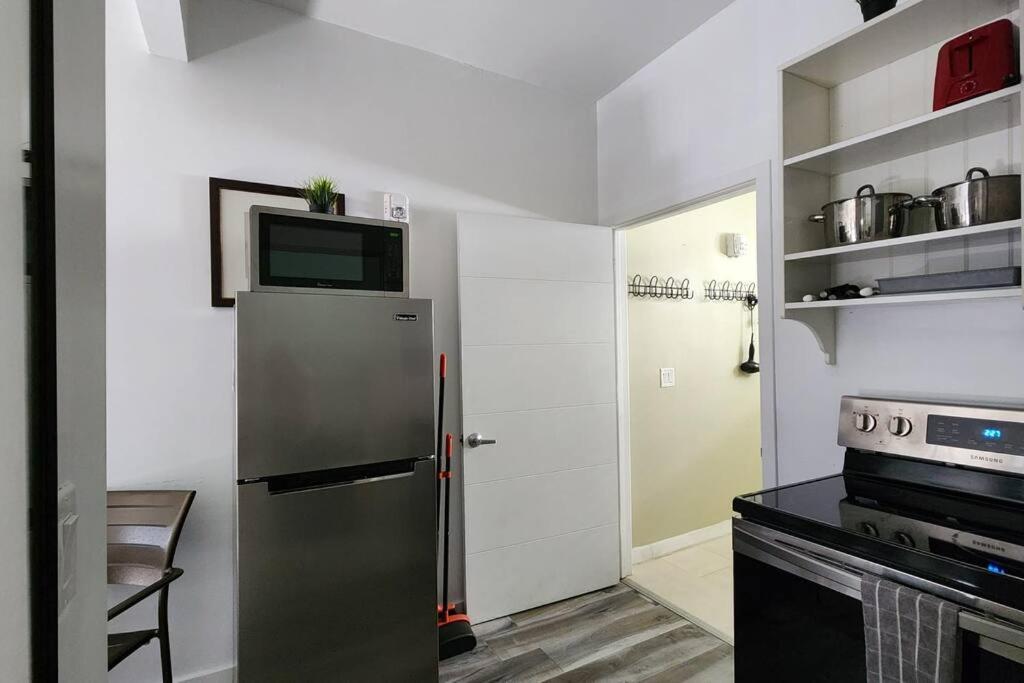 The West Gem Apartment Miami Beach Exterior photo
